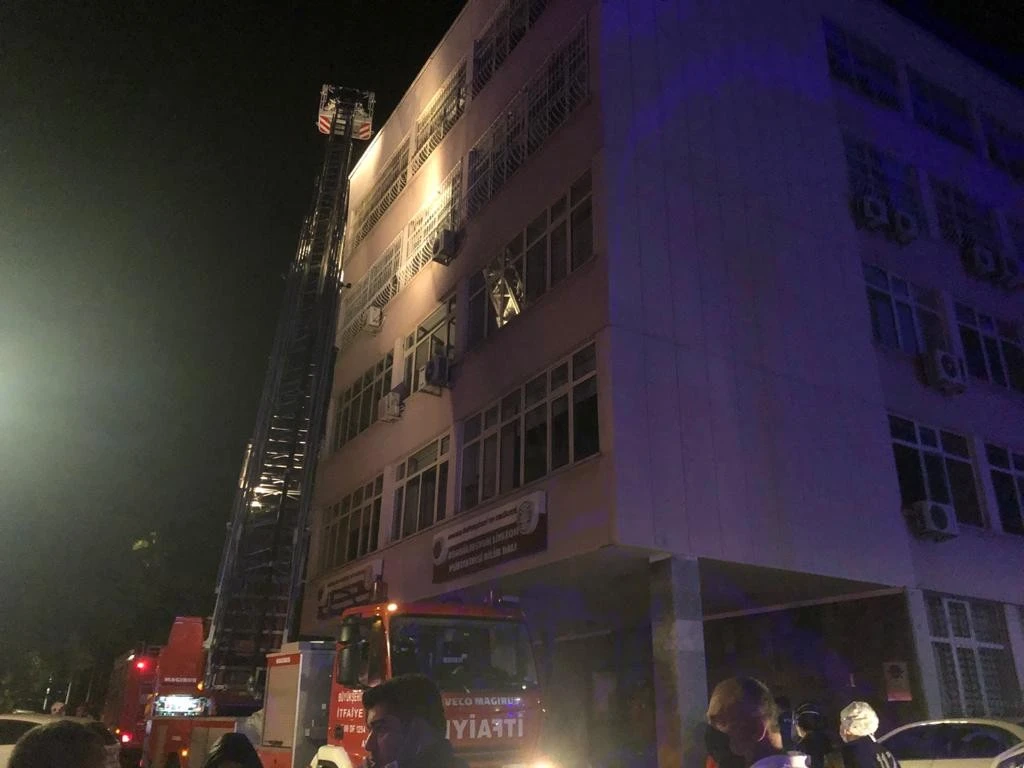 Psikiyatri bölümünde yatan hasta ateşe verdiği odasında öldü