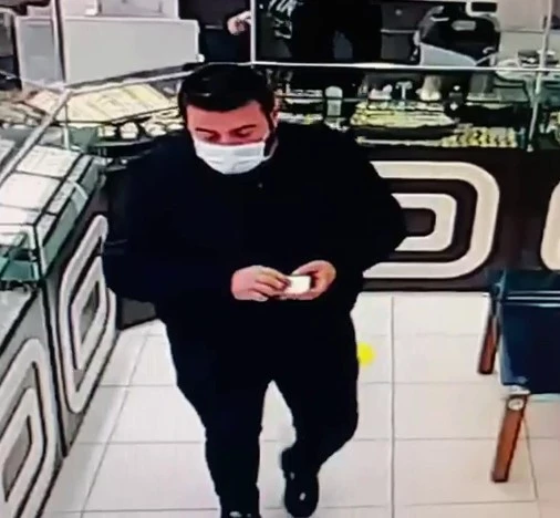 Bolu’da kuyumculara 40 bin liralık sahte altın satan dolandırıcılar yakalandı