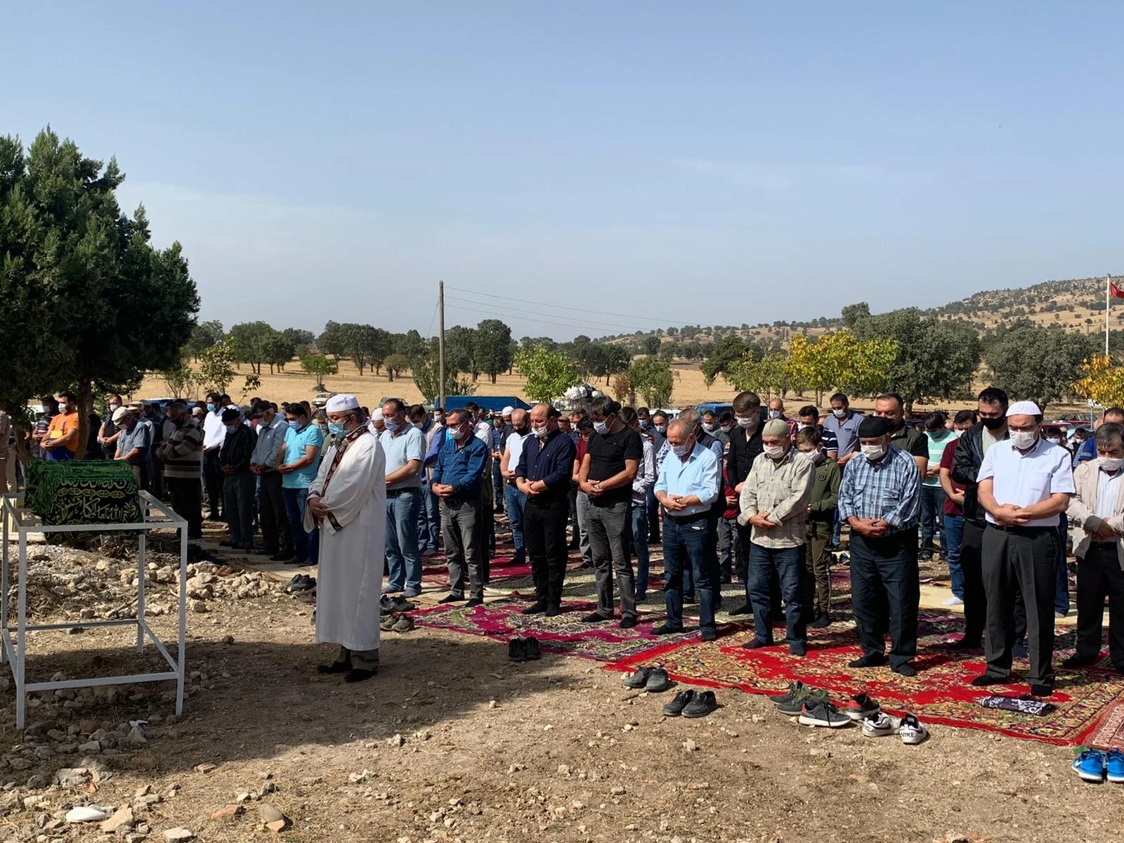 Yangında hayatını kaybeden 4 yaşındaki çocuk toprağa verildi