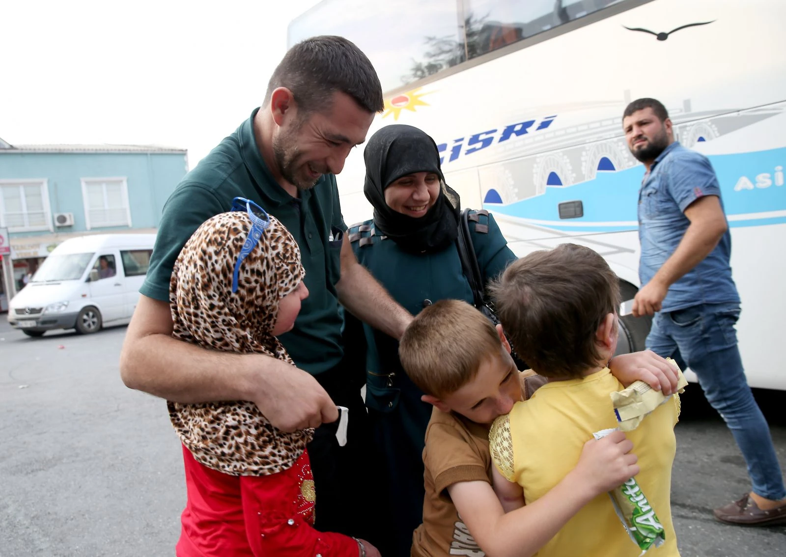 İdlibli Hiba ailesine kavuştu