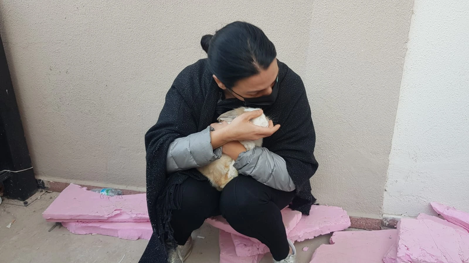 ‘Ponpon’ enkaz altından çıkarıldı