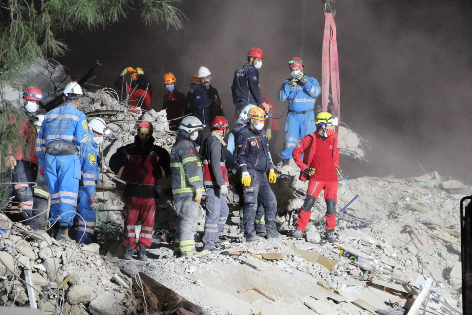 Emrah Apartmanı’nda bir erkek cesedine ulaşıldı
