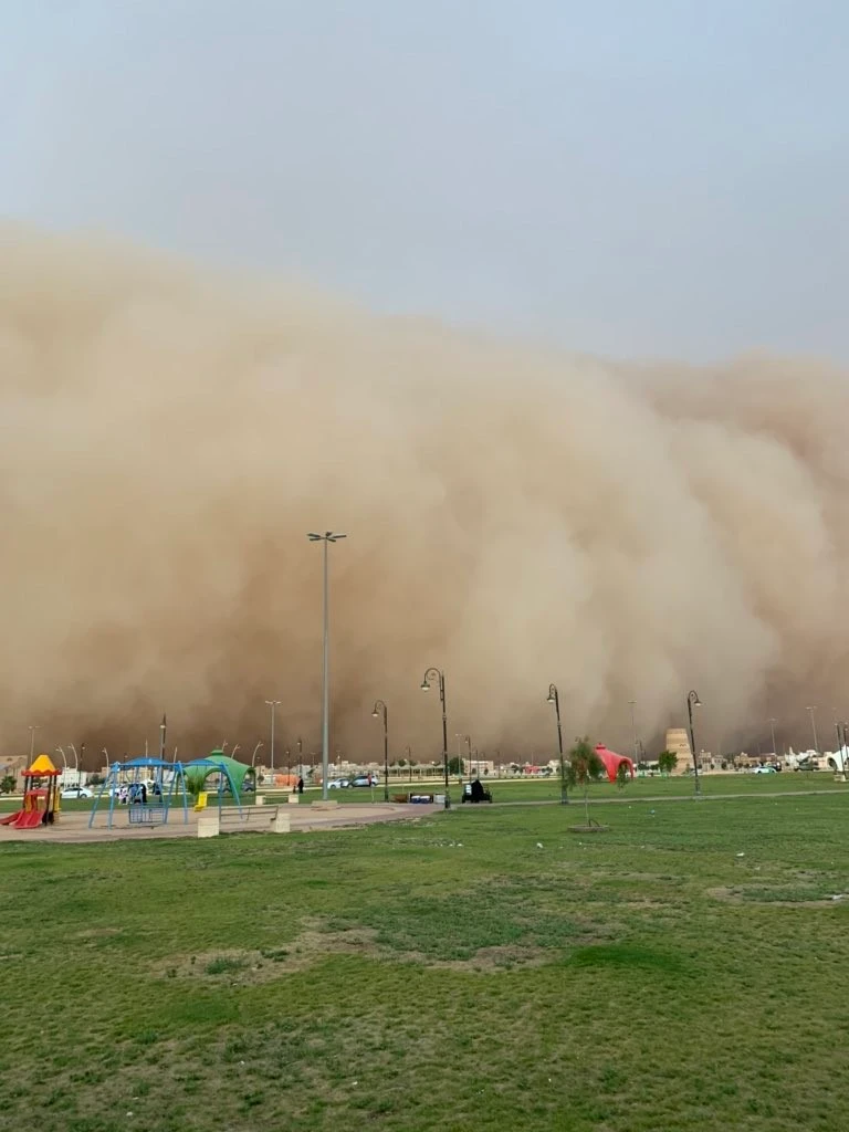 Suudi Arabistan'ı kum fırtınası vurdu