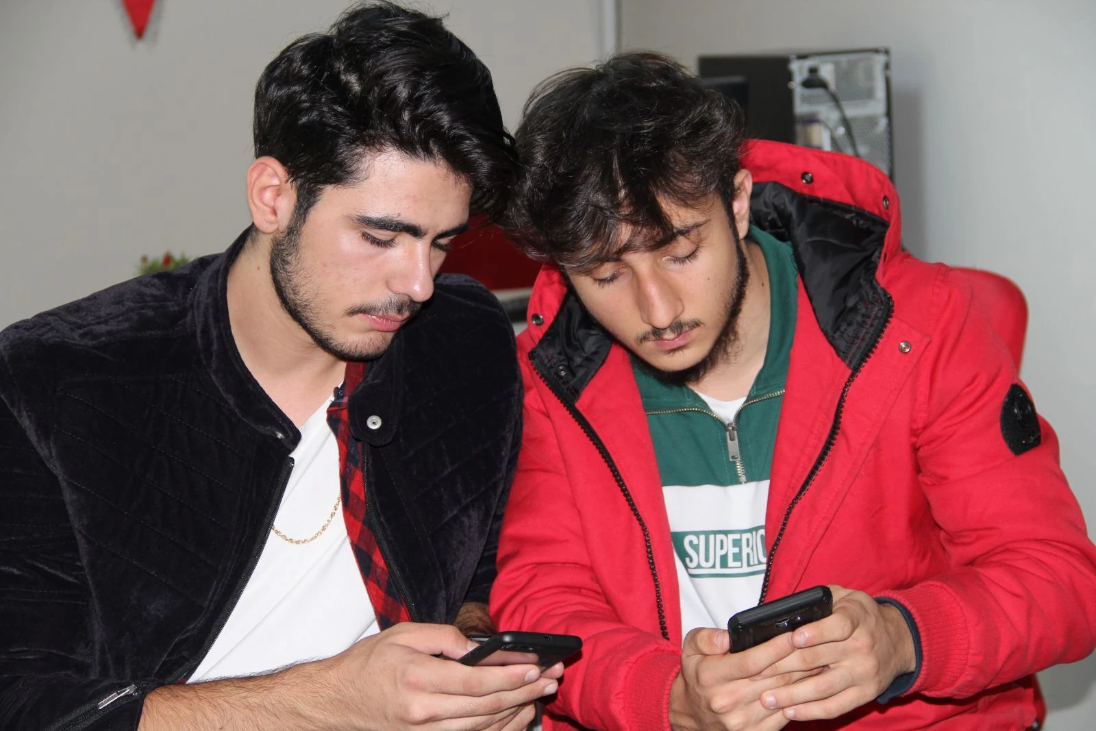 Liseli gençler Instagram'ın açığını buldu