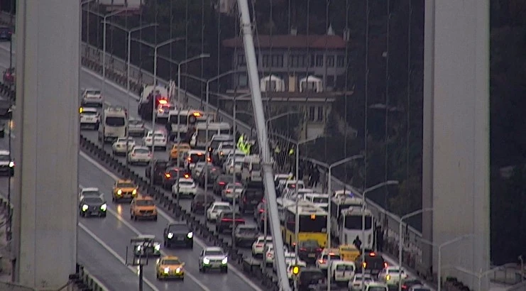 15 Temmuz Şehitler Köprüsü'nde intihar girişimi