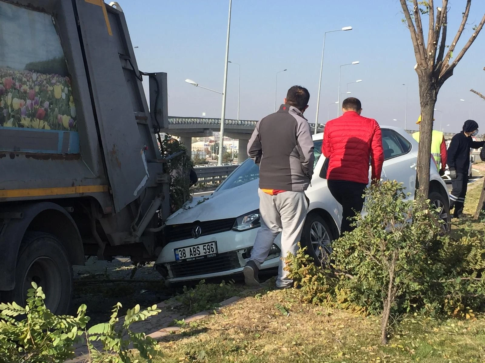 Kaza yapan sürücü görevlileri suçladı