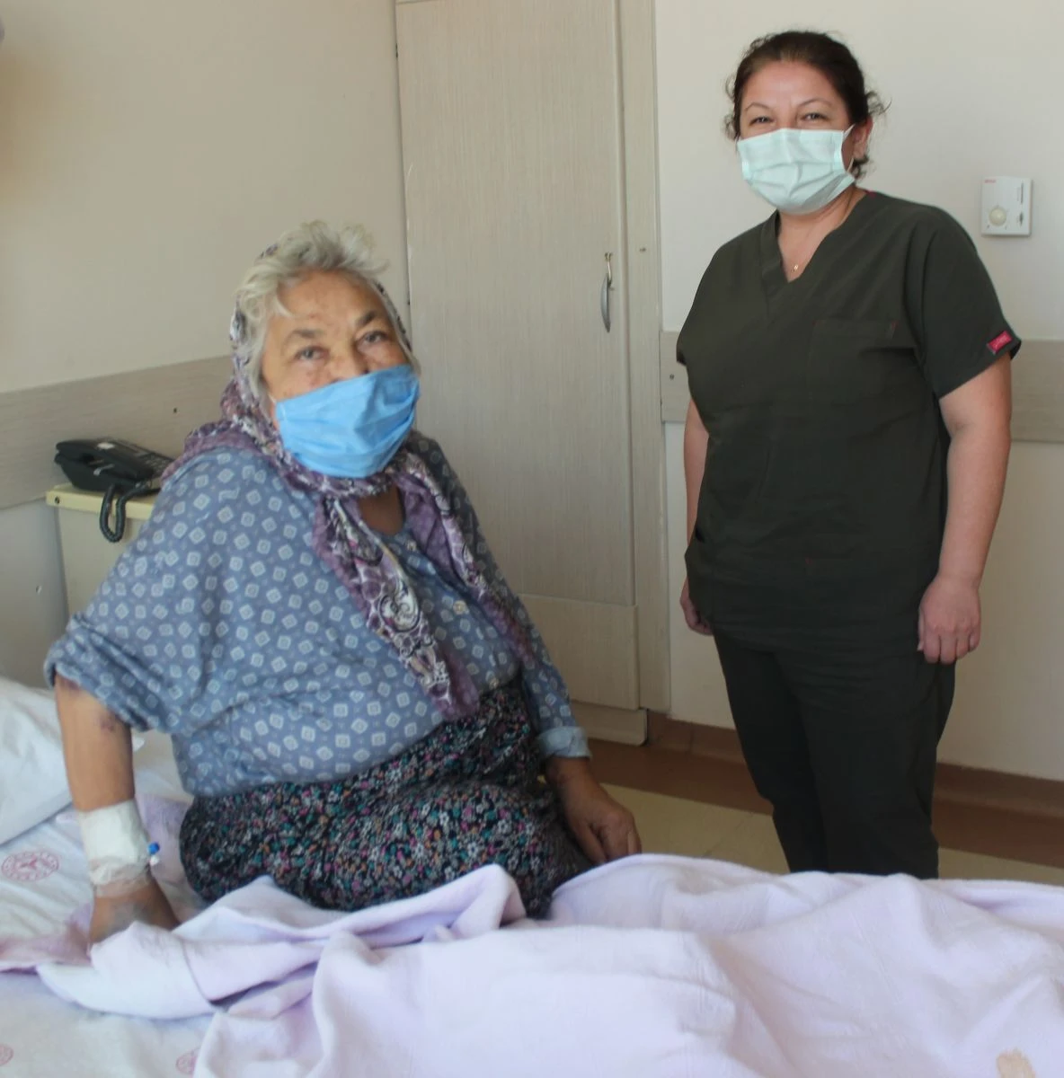 Çocukları öleceğini düşünmüştü! Yaşlı kadın koronavirüsü yendi