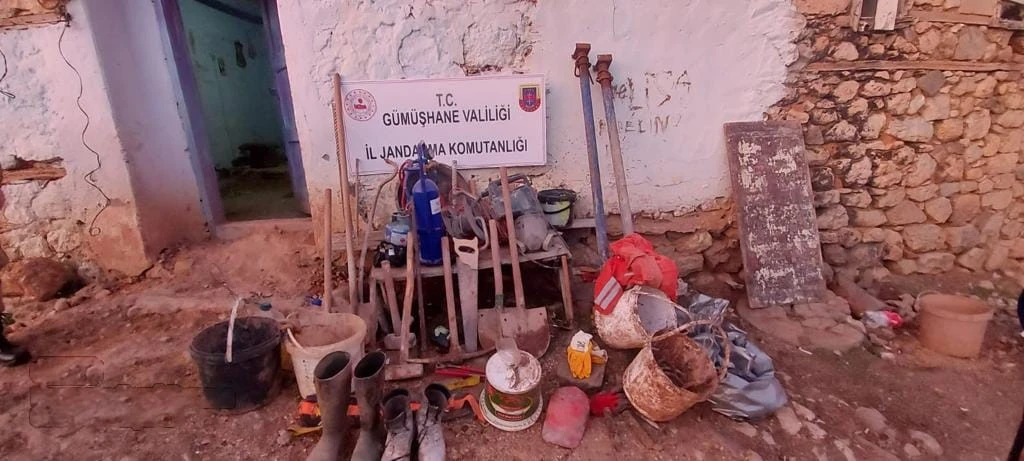 Define avcısı kendi evinde 12 metrelik tünel kazmış