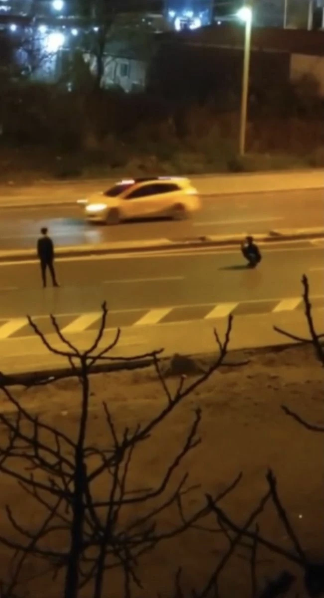 Sosyal medya düşkünlüğü ne kısıtlama ne de mesafe tanıdı