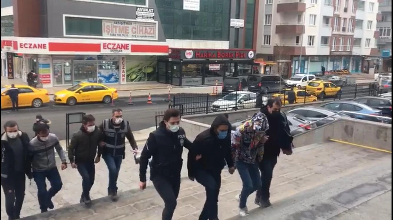 Kayıp genç kız 20 gün tırın dorsesinde kalmış