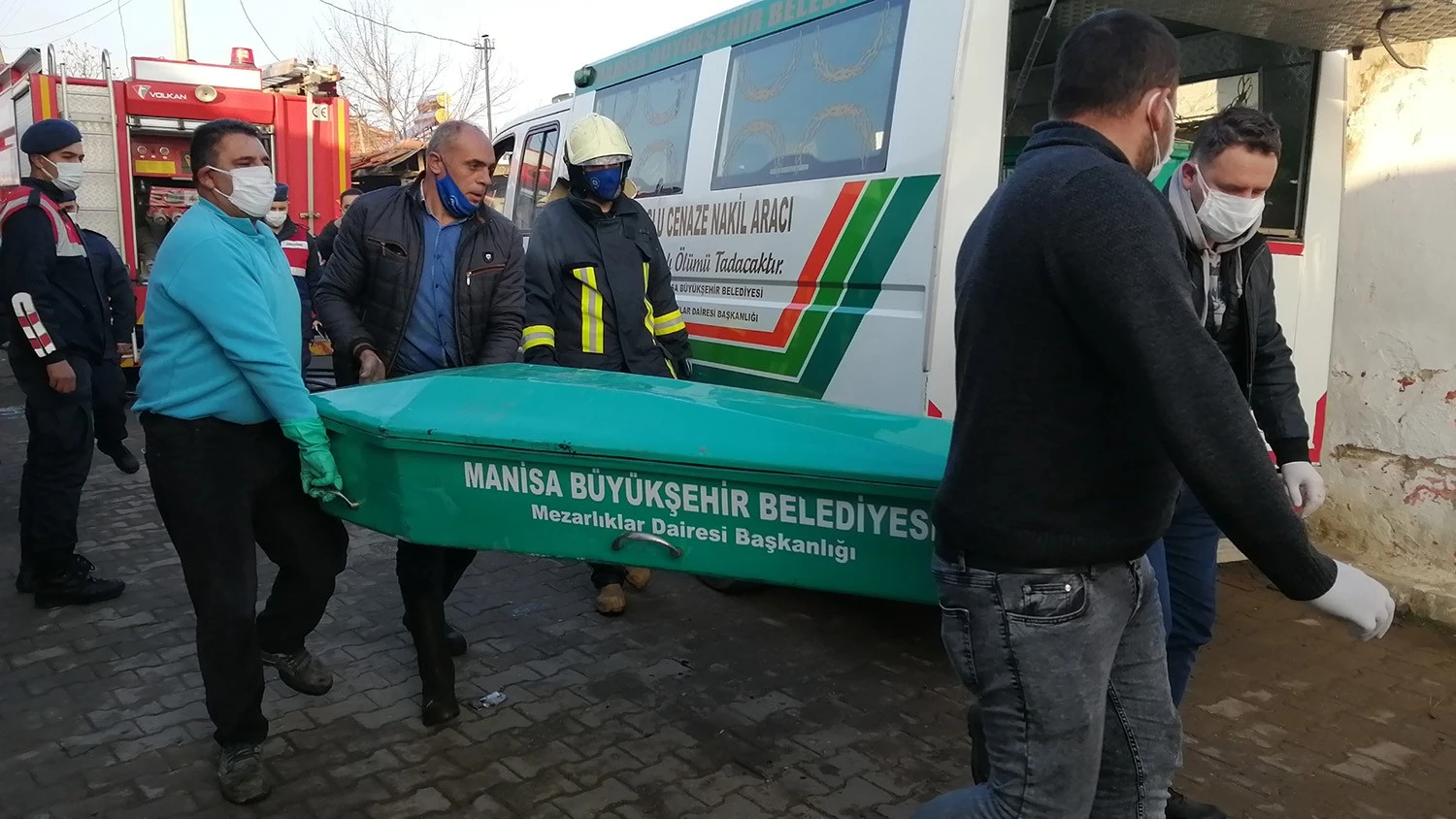 Soba patlaması yaşlı çifti ayırdı