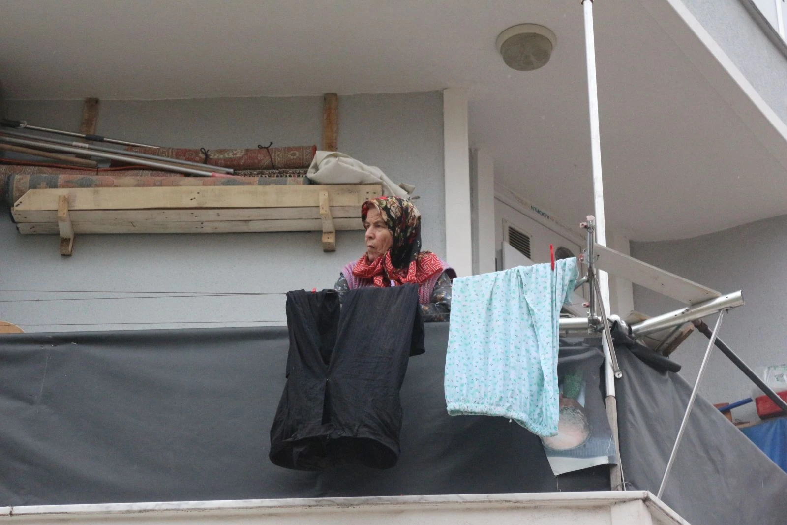 Yaşlı kadın acil yardım ekiplerini alarma geçirdi