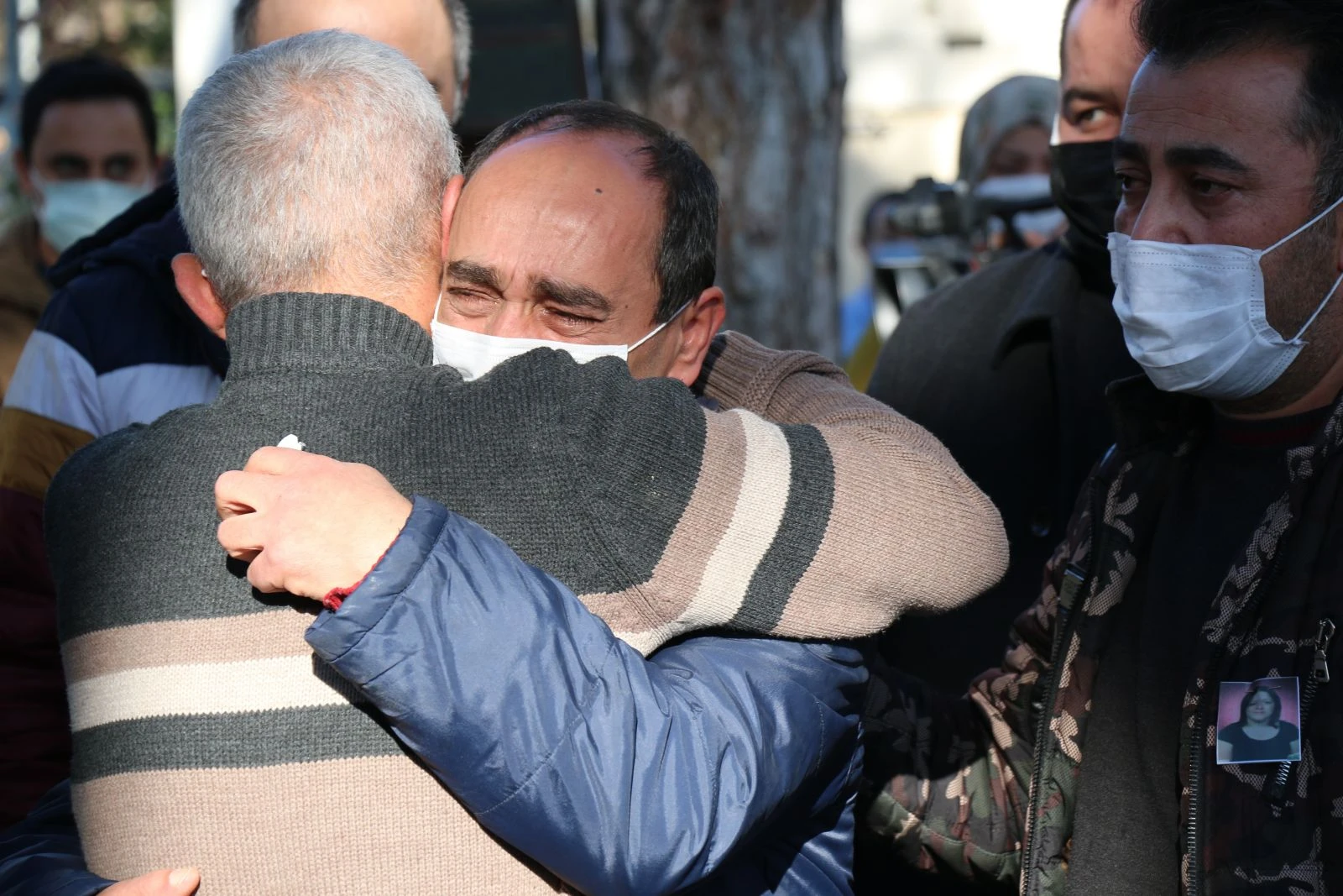 Korona virüse yenik düşen Nihal hemşire toprağa verildi