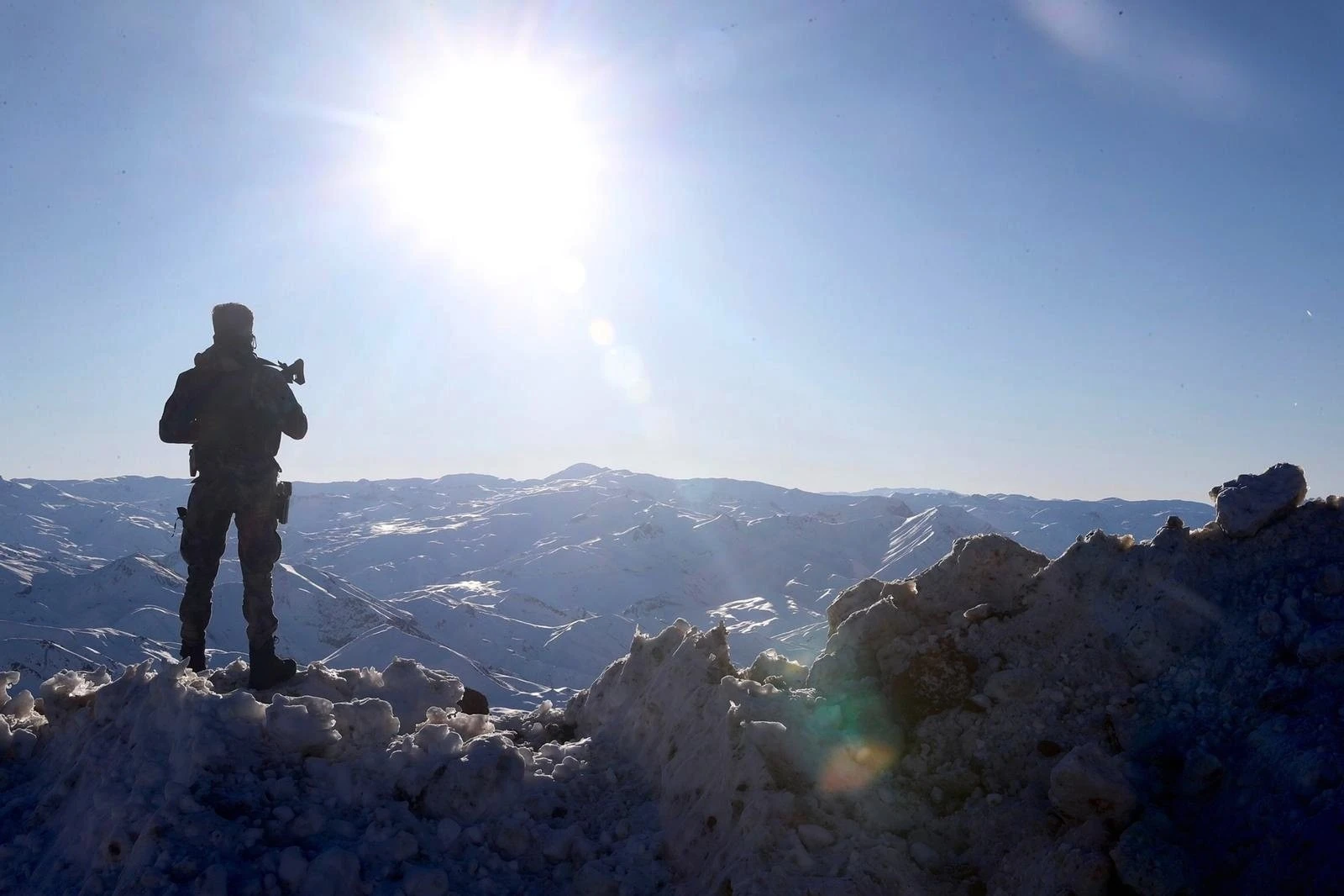 Bakan Soylu yılın ilk kahvaltısını askerlerle yaptı