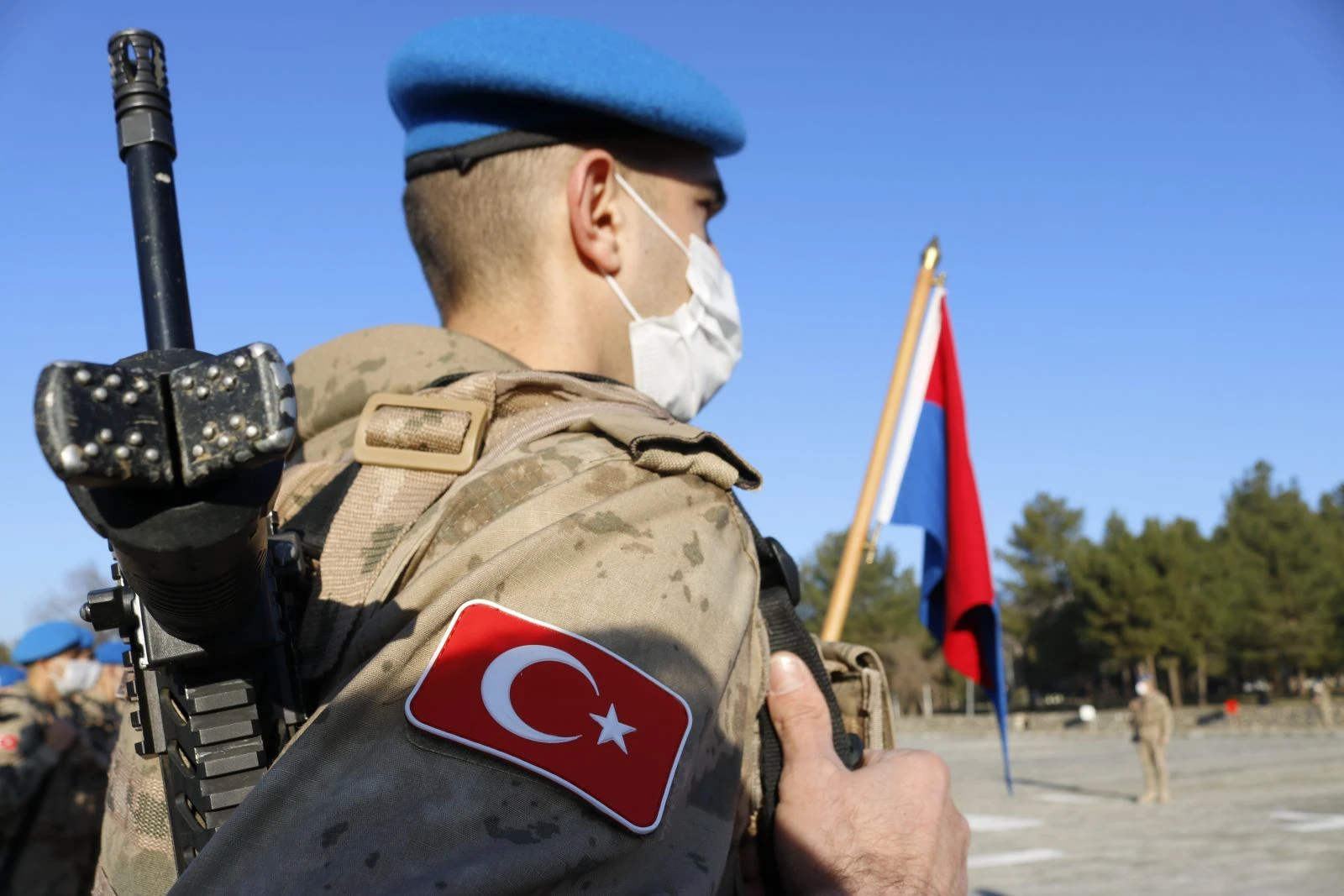 Mehmetçikler düğüne gider gibi Resulayn'a gitti