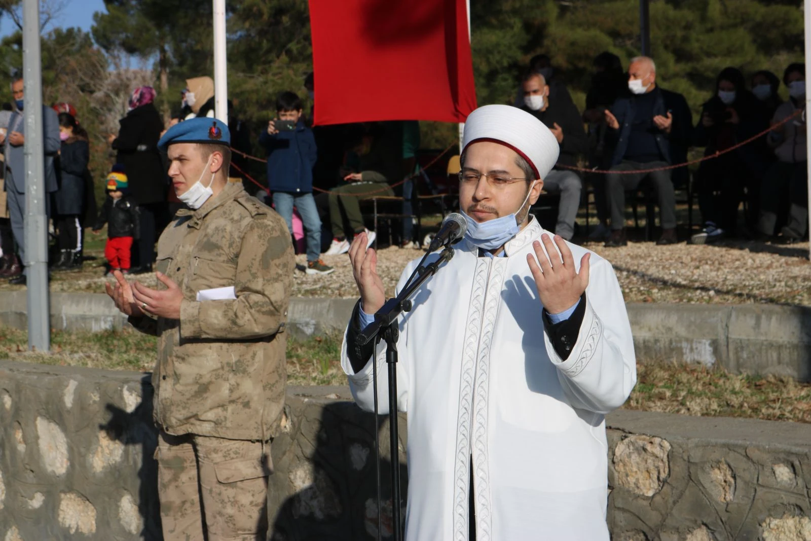 Mehmetçikler düğüne gider gibi Resulayn'a gitti