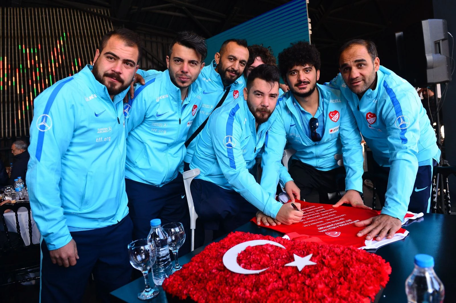 Ağaoğlu, Ampute Millilere söz verdiği dairelerini teslim etti