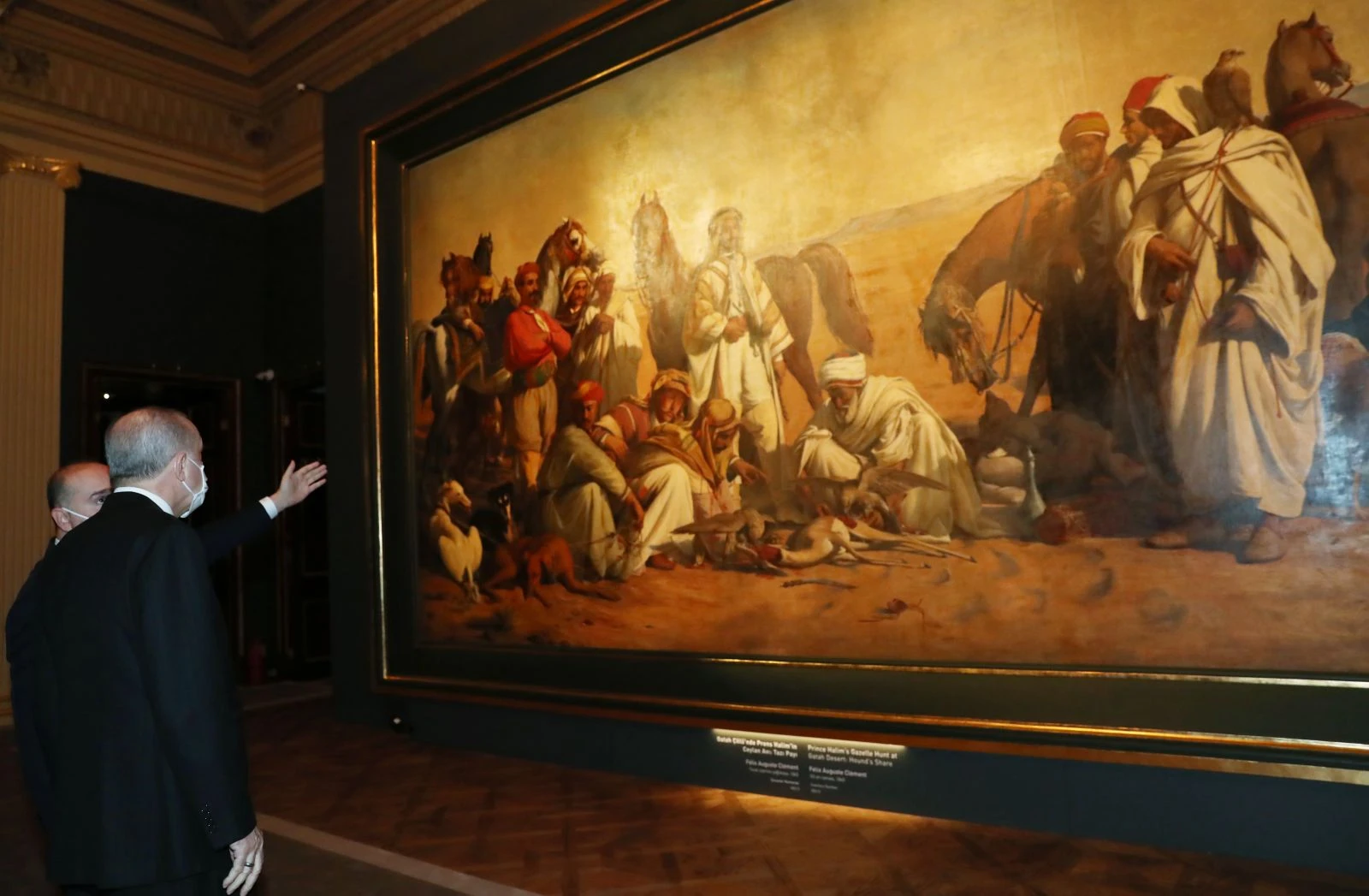 Cumhurbaşkanı Erdoğan İstanbul'un fethi tablosu önünde poz verdi