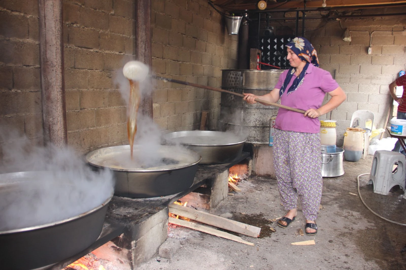 Poyralı'nın meşhur pancar pekmezinin yolculuğu