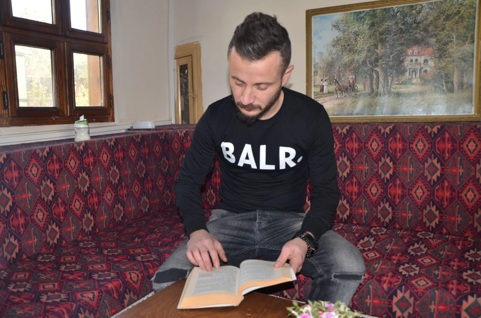 Sevgilisine kızan genç 3 yıldır telefon kullanmıyor