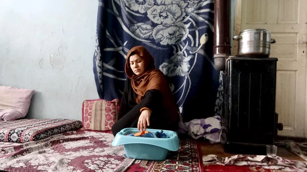 Savaştan kaçarken eşi kaybolan Afgan kadın, çocuklarıyla yaşam mücadelesi veriyor