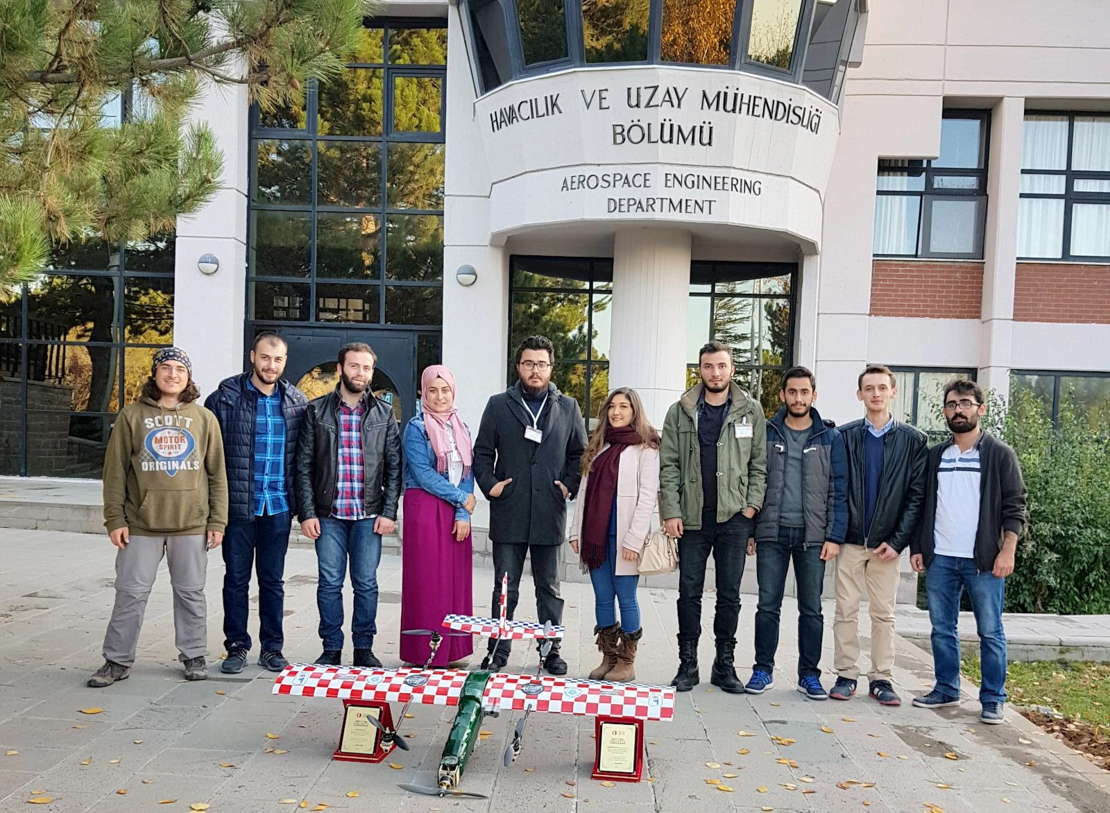 Üniversite öğrencileri 40 günde yaptı! ABD'ye gidecekler...