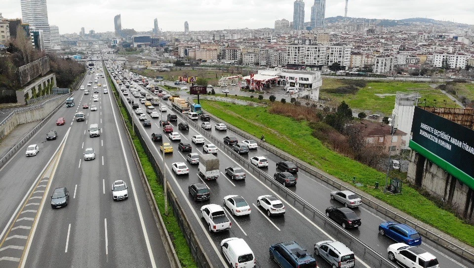 İstanbul’da kısıtlama trafiği erken başladı