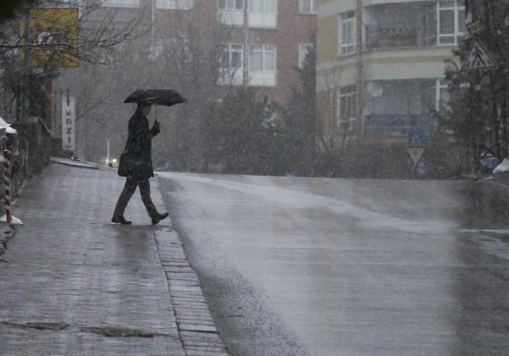 Ankara'da kar yağışı