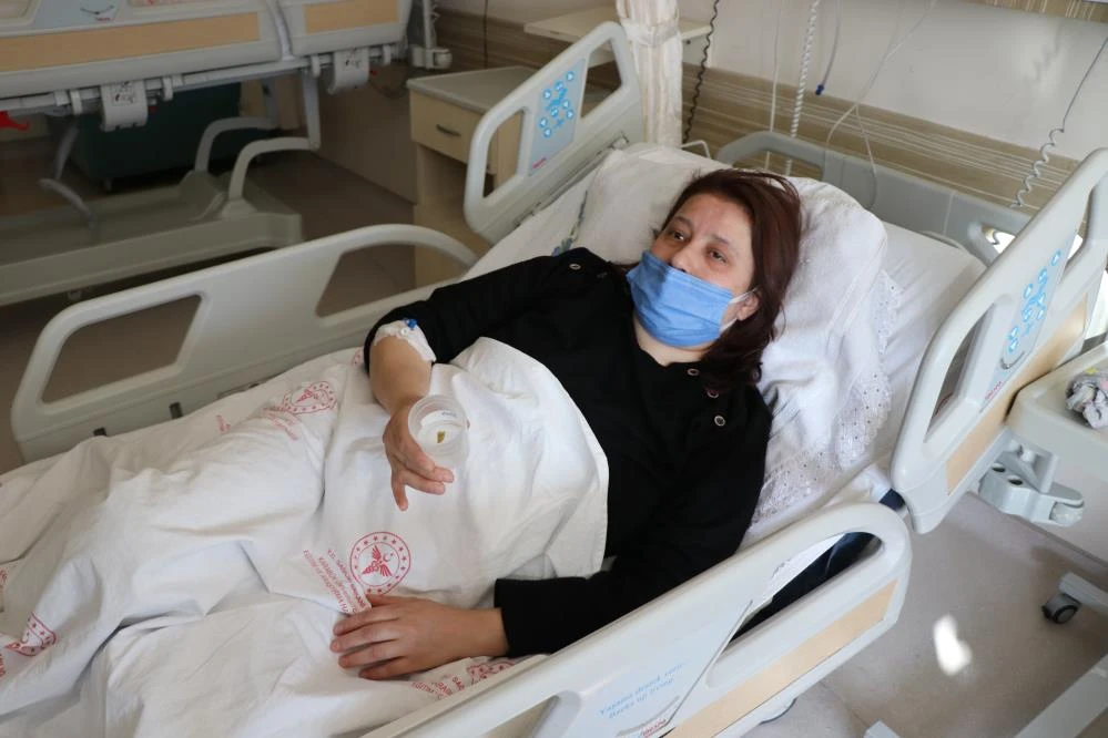 Hastanın ciğerinden Arnavut biberi çıktı