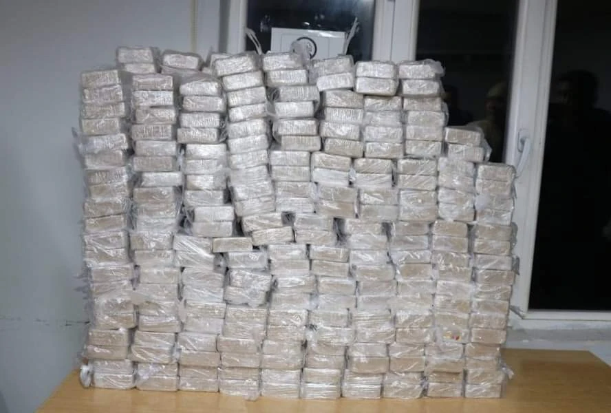 Hakkari’de 482 kilo eroin, 65 kilo metamfetamin ele geçirildi