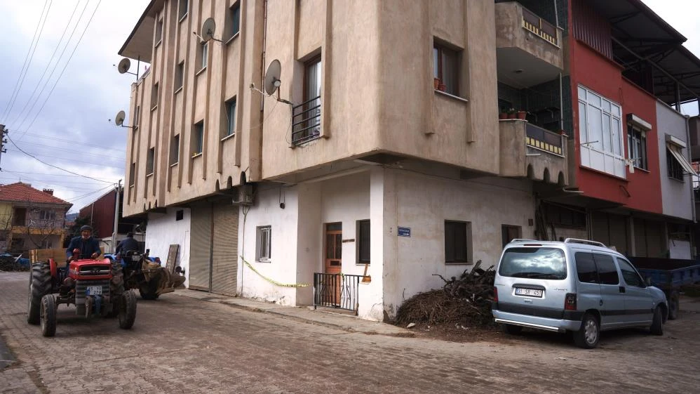 Evde tartıştığı arkadaşını başından vurarak öldürdü