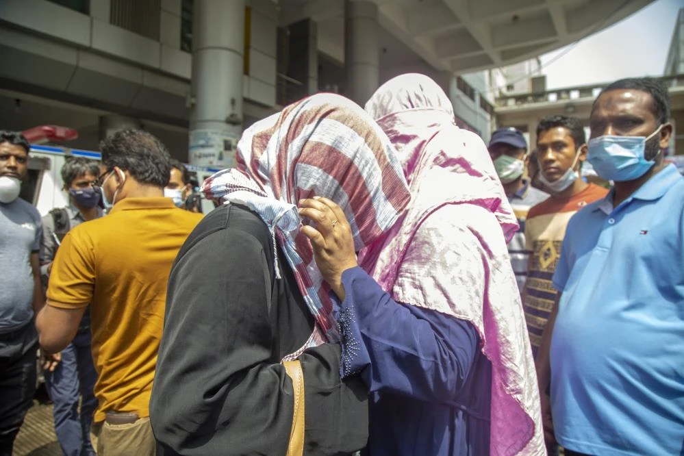 Bangladeş'te Covid-19 servisinde çıkan yangında 3 hasta hayatını kaybetti