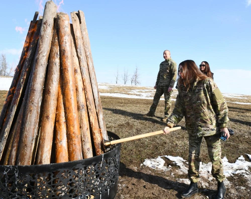 Aliyev, 28 yıl sonra işgalden kurtarılan Şuşa'da Nevruz ateşini yaktı