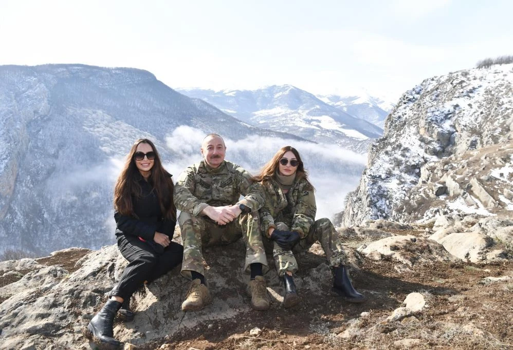 Aliyev, 28 yıl sonra işgalden kurtarılan Şuşa'da Nevruz ateşini yaktı