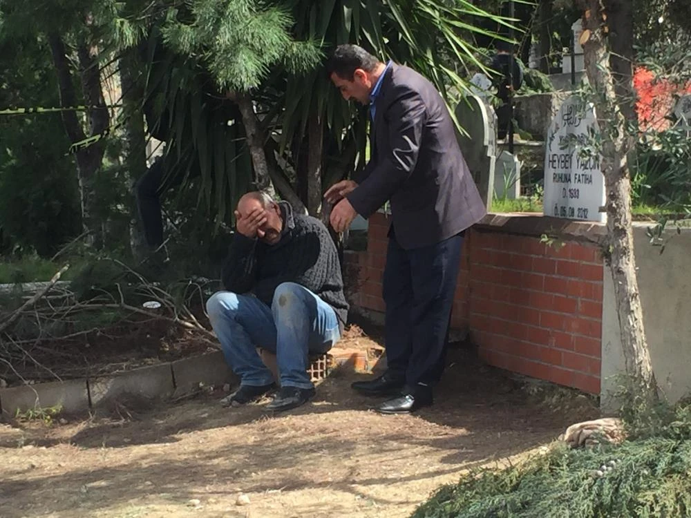 Annesinin acısına dayanamayıp intihar etti