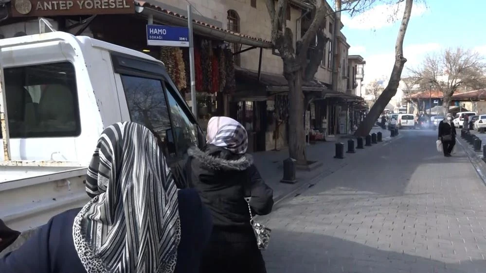 Eşi ile tartıştı kadınlar tepki gösterdi