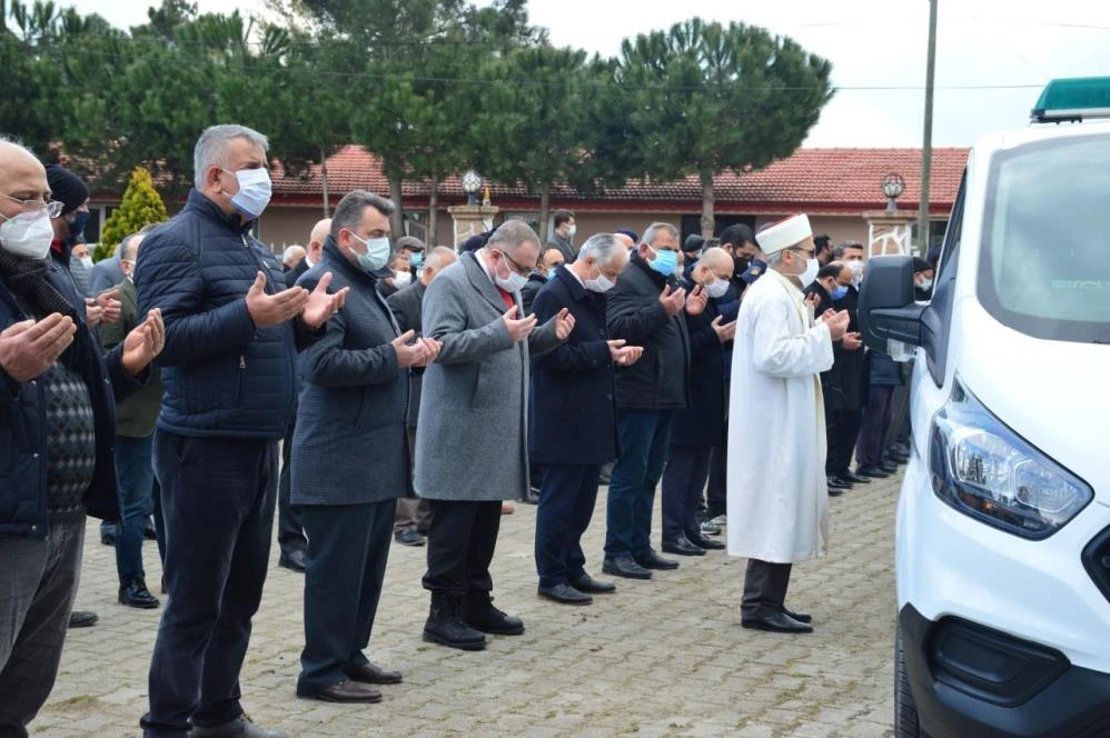 Korona virüse yenilen muhtar son yolculuğuna uğurlandı