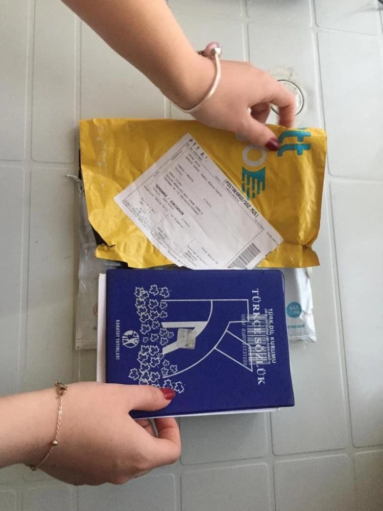 Telefon hayali kurarken elinde Türkçe sözlük buldu