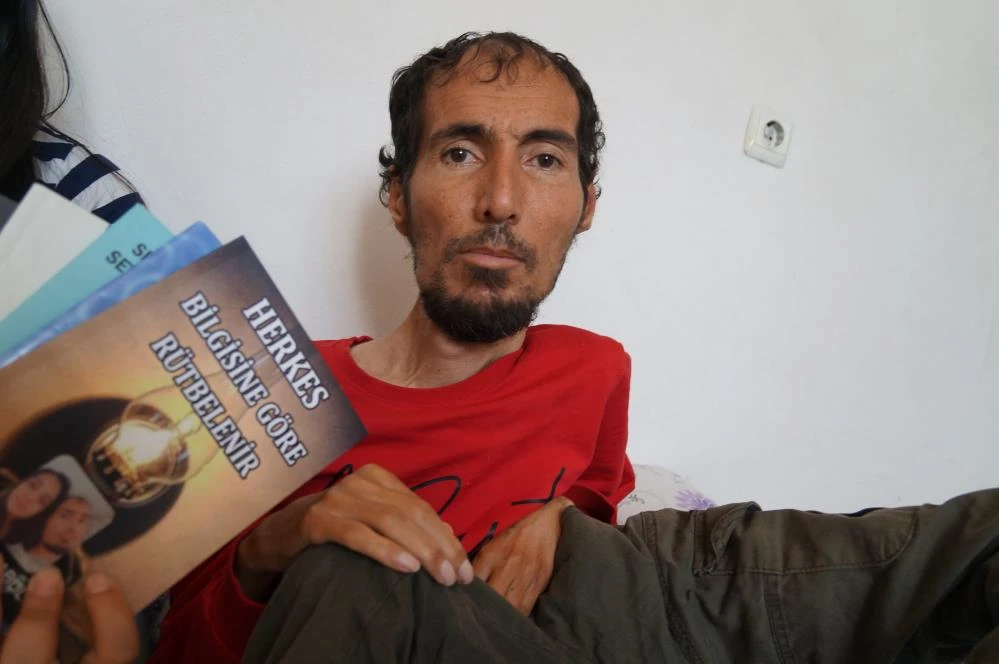 Bedensel engeli yazmasına engel olmadı, 14’üncü kitabını çıkardı