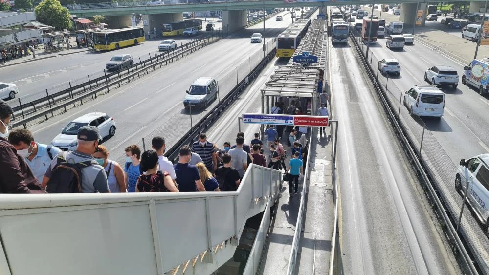 İstanbul'da kısıtlamalar sona erdi, hayat normale dönmeye başladı