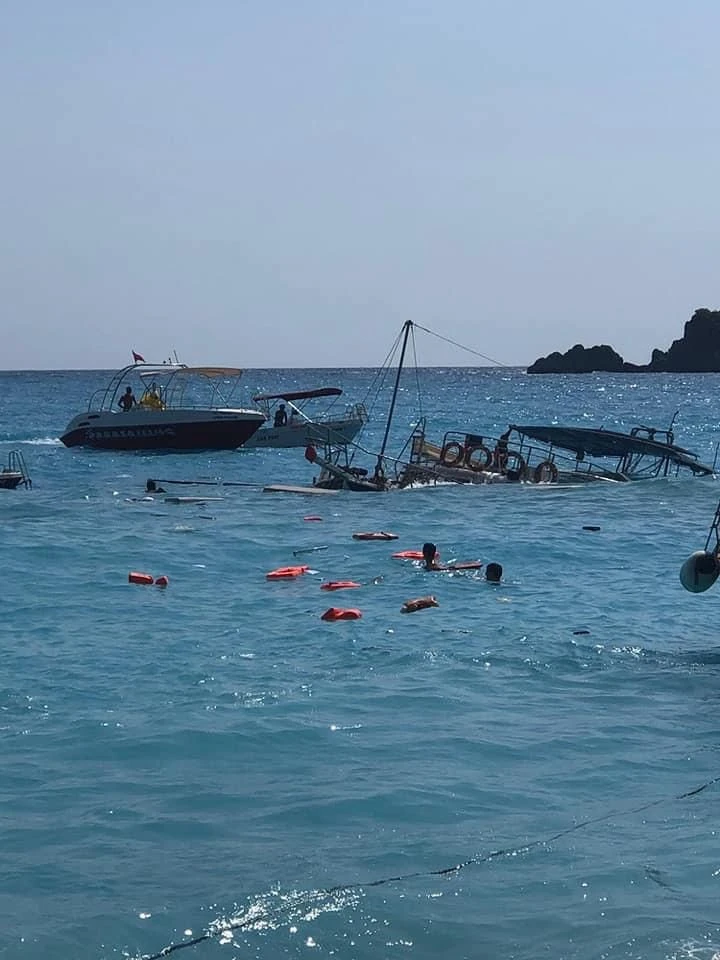 Fethiye'de tur teknesi battı: 3 yaralı
