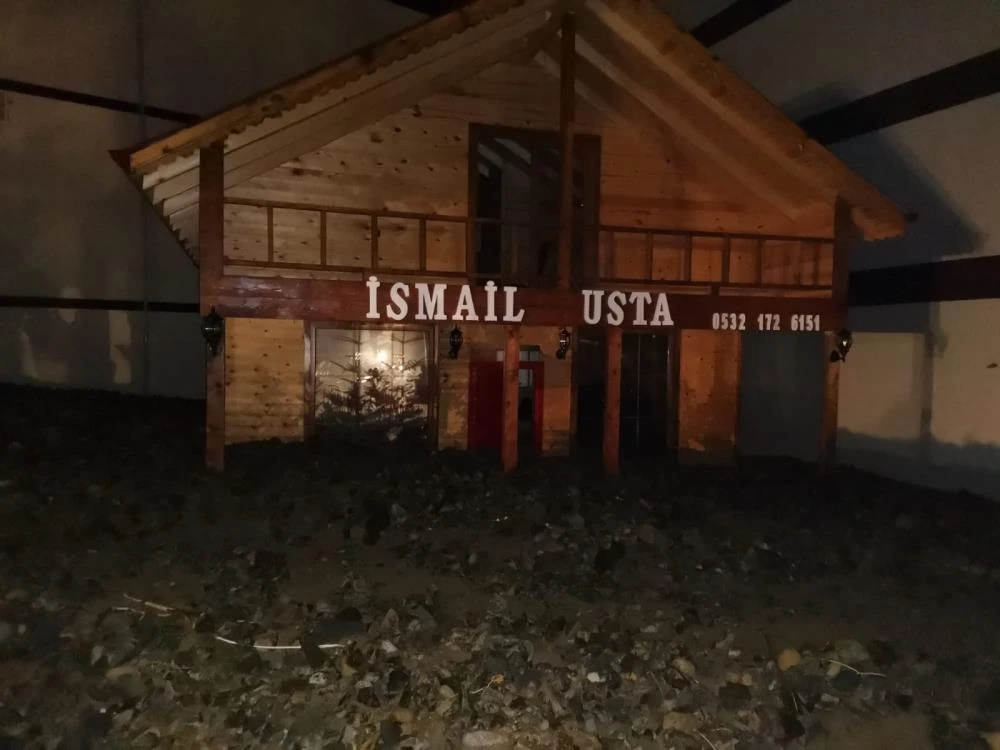 Son dakika: Rize ve Giresun’da sel felaketi: Heyelan evi yuttu