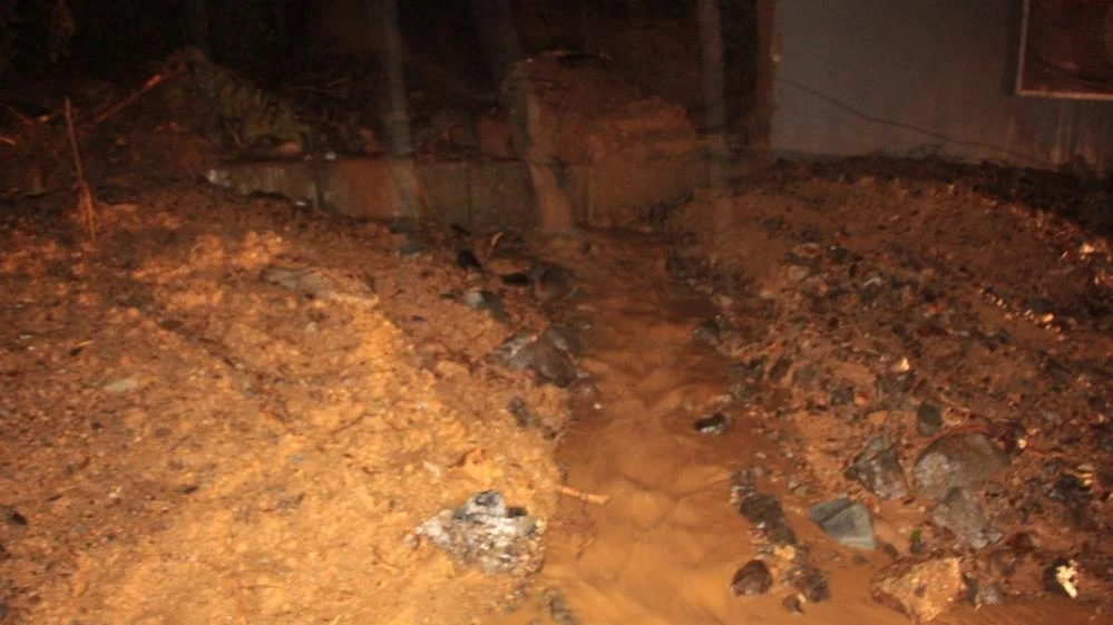 Son dakika: Rize ve Giresun’da sel felaketi: Heyelan evi yuttu