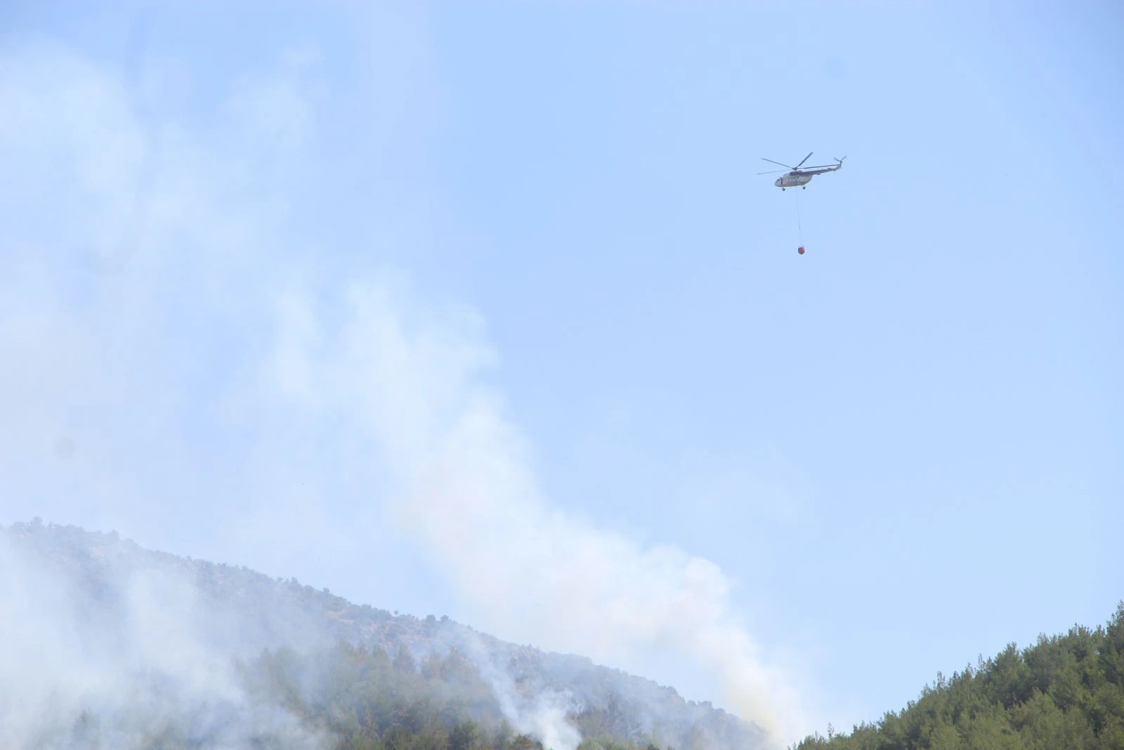 Hatay’da orman yangını: Havadan ve karadan müdahale