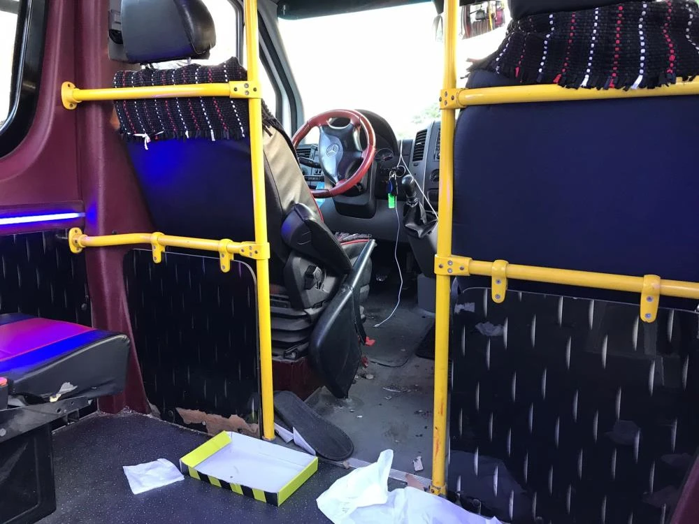 Seyir halindeki dolmuş şoförü, yolcu tarafından silahla vurularak öldürüldü