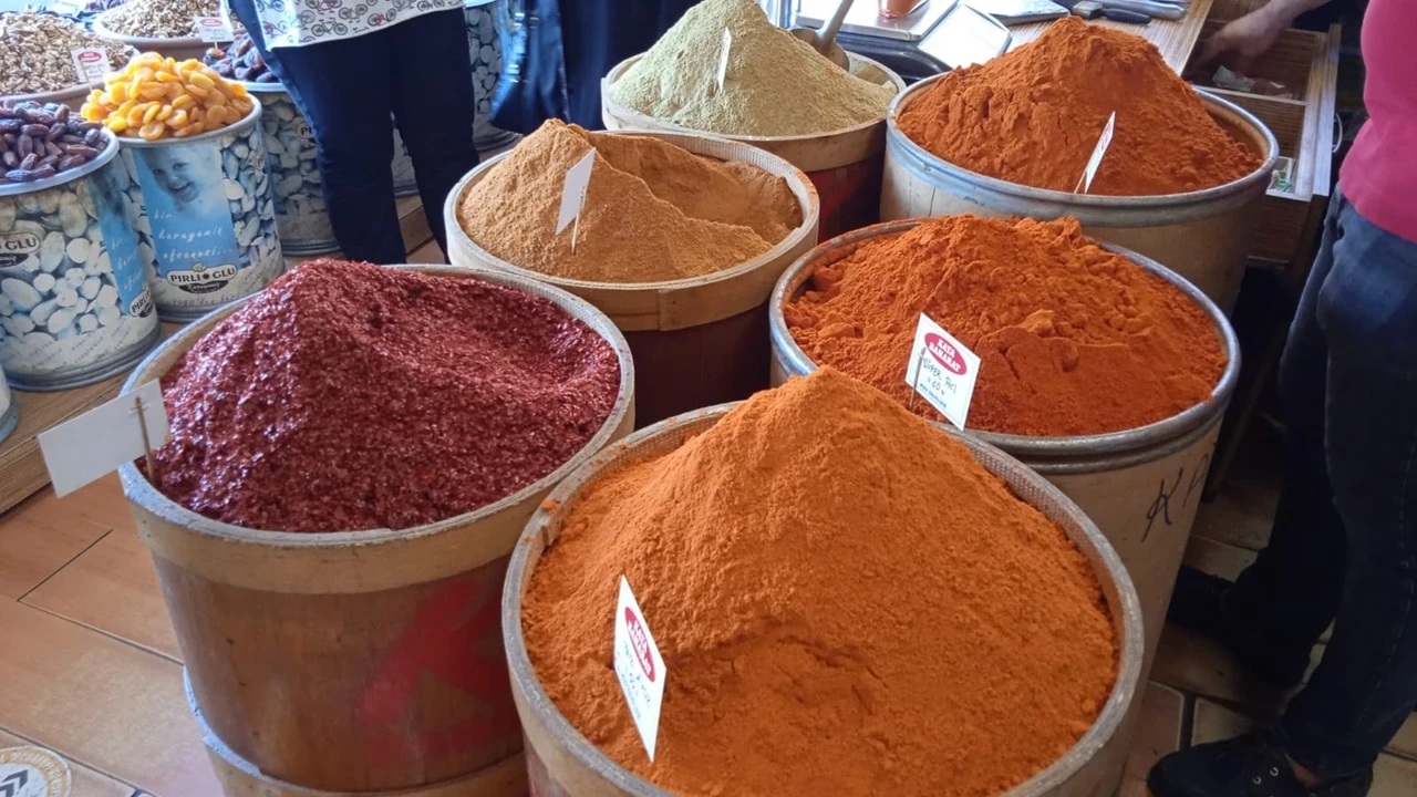Bayramda pastırma ve sucuğa baharat zammı