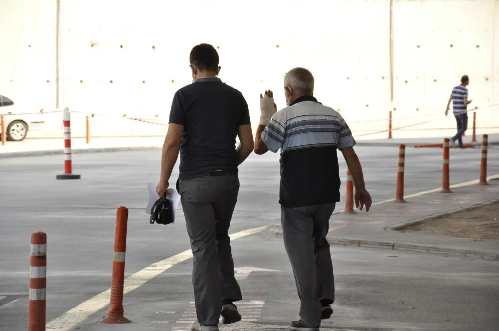 Acemi kasaplar kendilerini kestiler