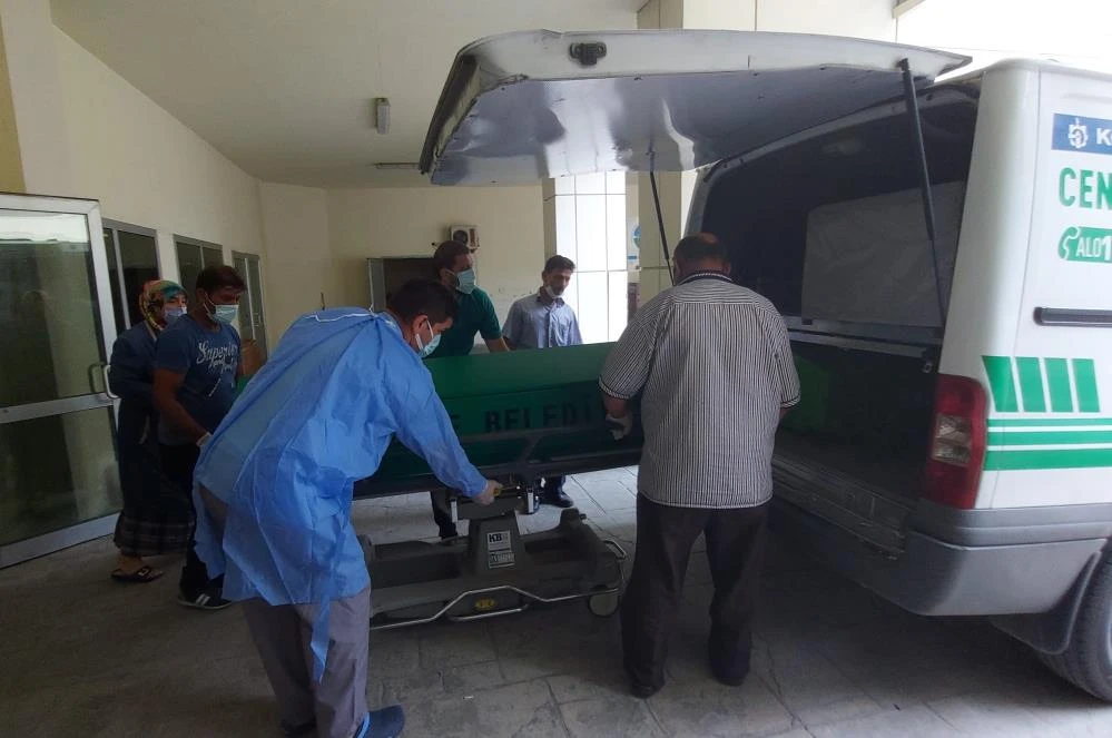 Oksijen tüpüne bağlıydı: Sigara içmek isteyince canından oldu