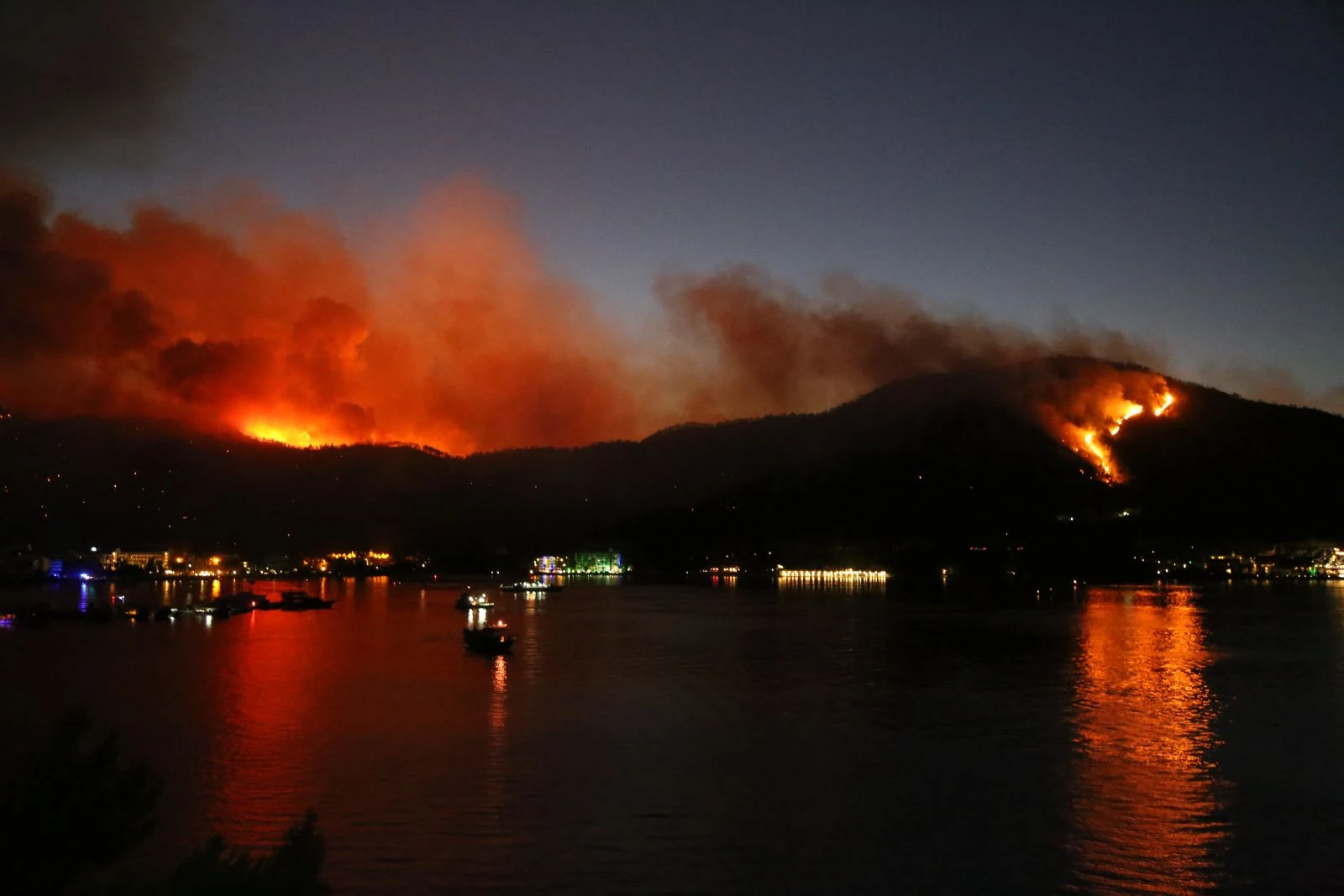 21 ilimizde çıkan 63 yangının 42'si kontrol altına alındı