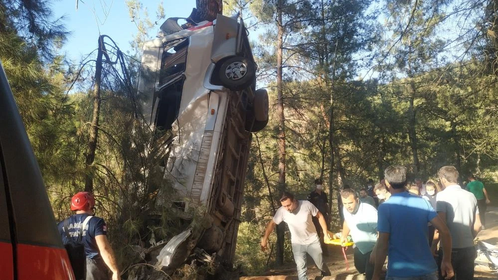 Türbe ziyareti dönüşü feci kaza: 8 ölü